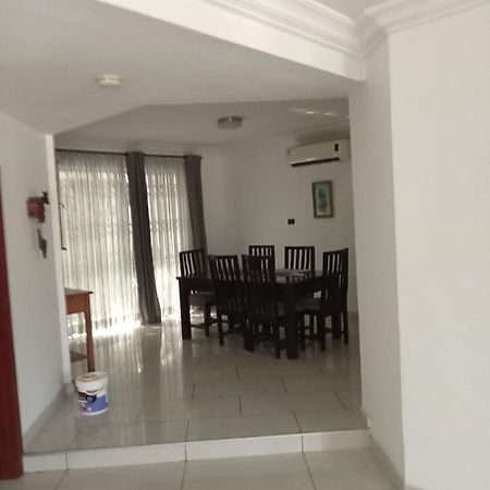 Tricia'S Place - One Family At A Time Διαμέρισμα Άκρα Εξωτερικό φωτογραφία