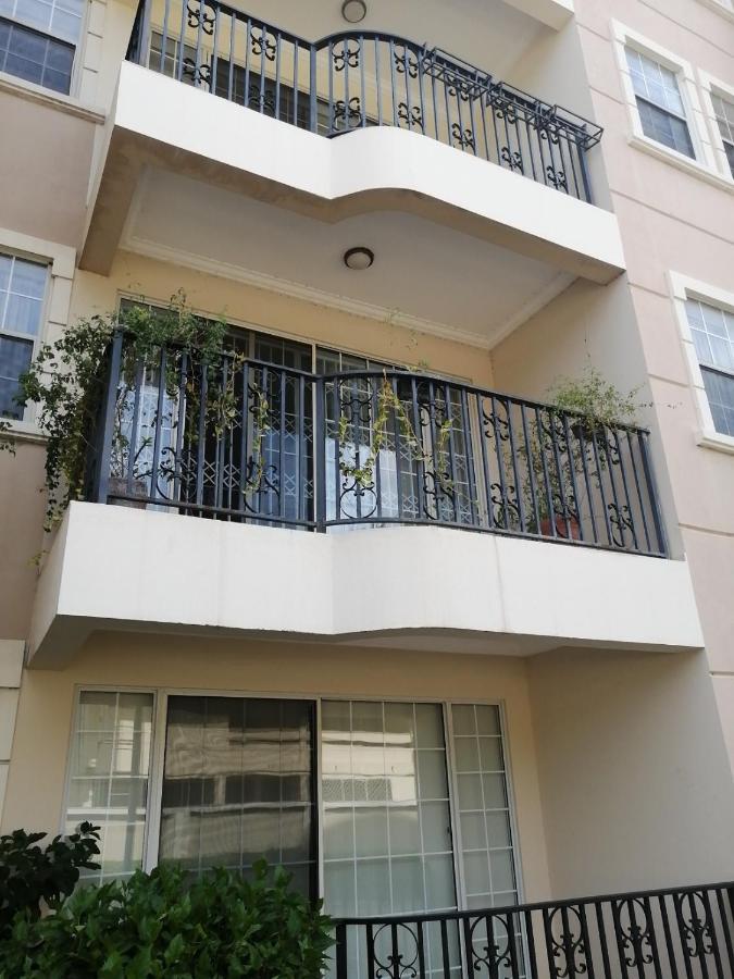 Tricia'S Place - One Family At A Time Διαμέρισμα Άκρα Εξωτερικό φωτογραφία